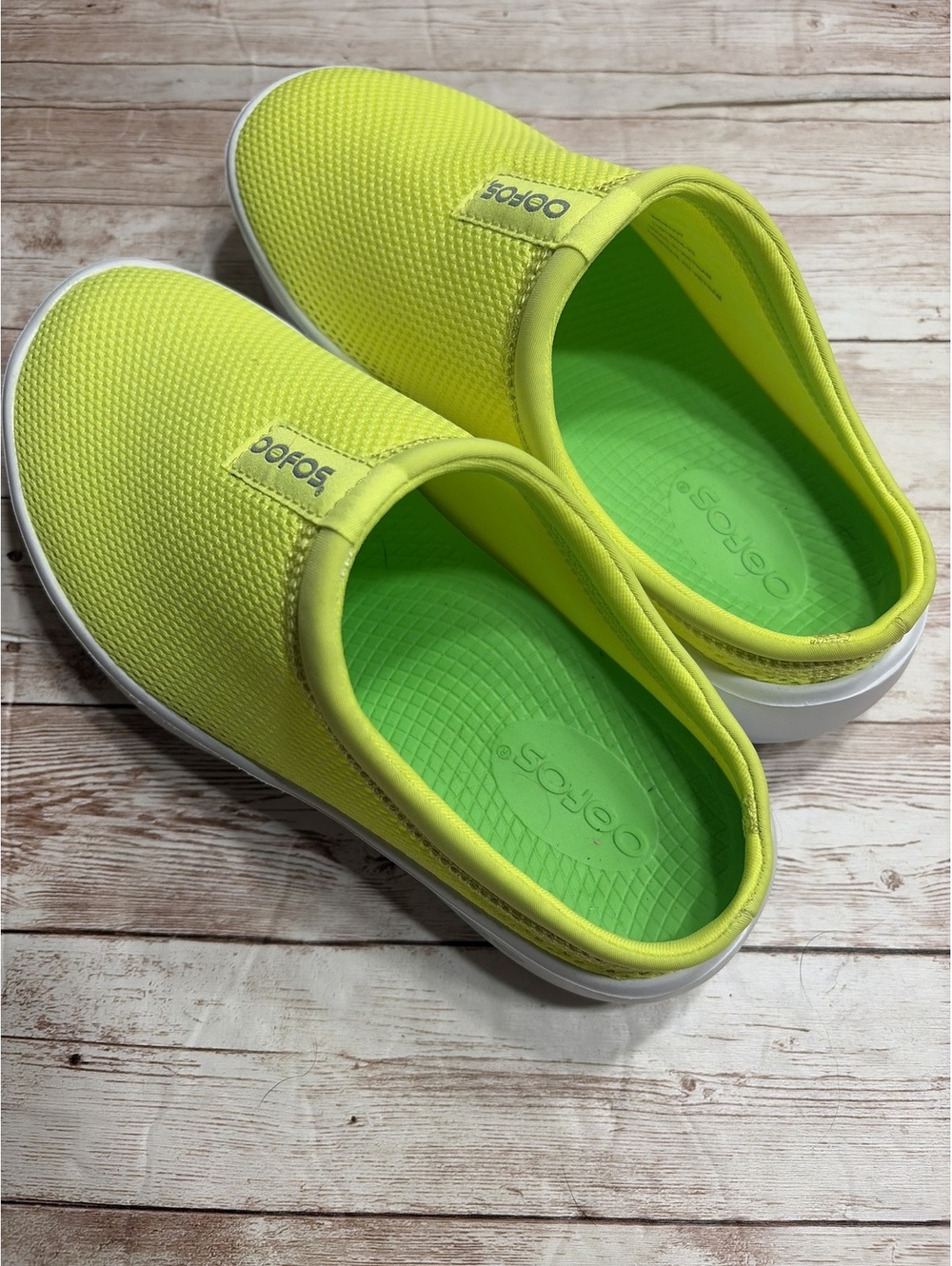OOFOS OOfoam sole Electro neon-yellowWomen's OOcoozie Sport Mule - Picture 4 of 8